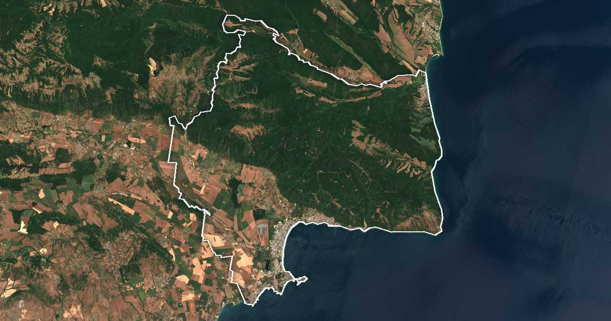 Imagine din satelit cu limita trasată: Nesebăr