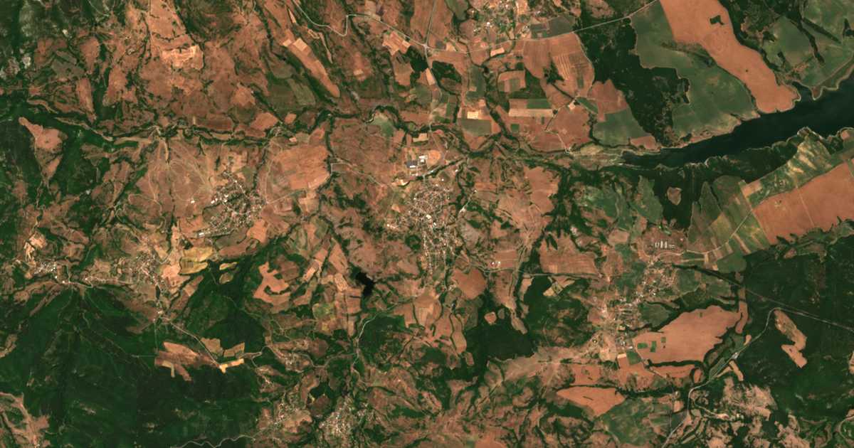 Hartă satelitară: Karamanți