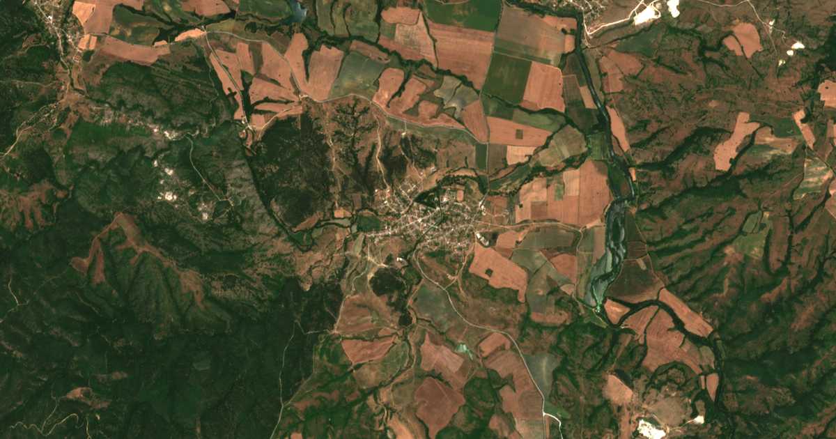 Hartă satelitară: Ustrem