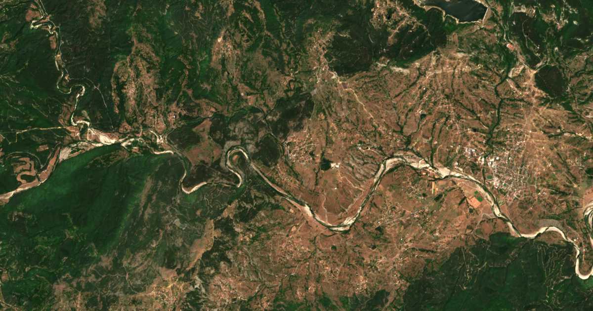 Hartă satelitară: Dobromirți