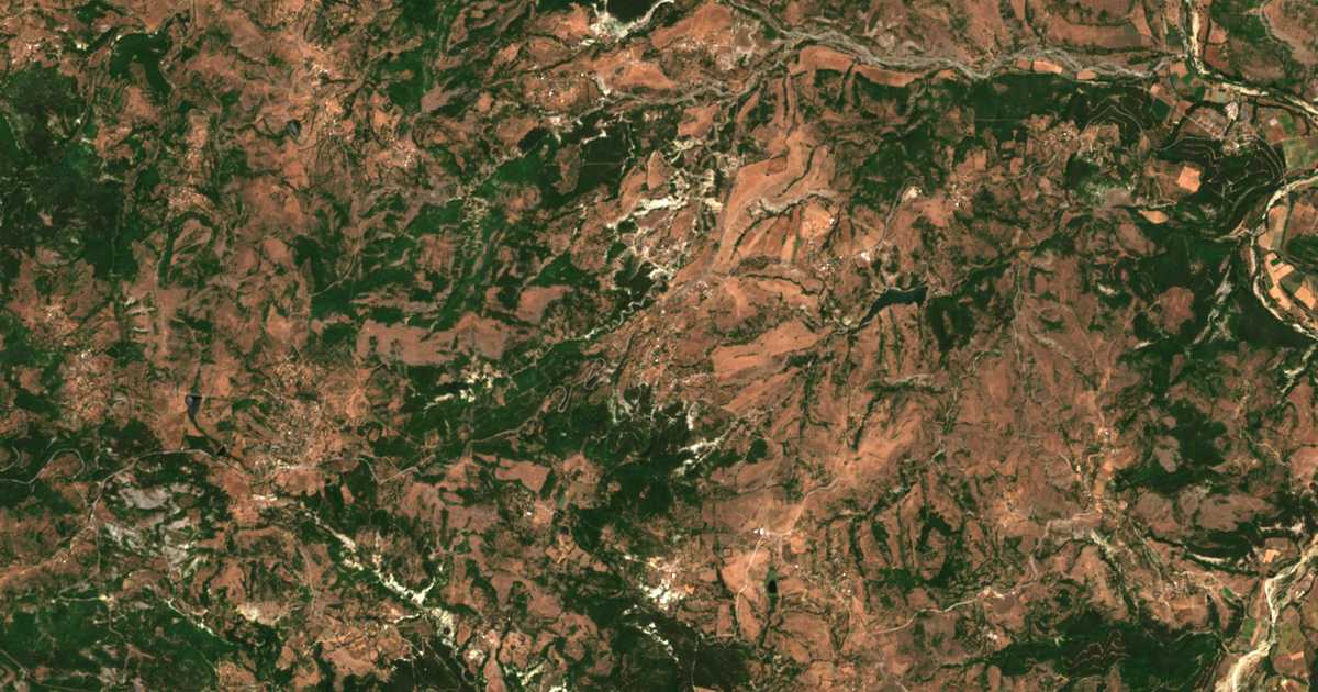 Hartă satelitară: Karamfil
