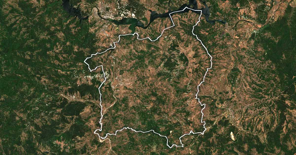 Imagine din satelit cu limita trasată: Momcilgrad