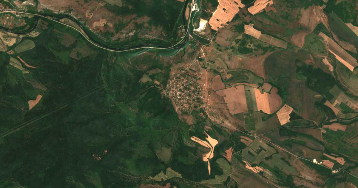 Hartă satelitară: Karlukovo