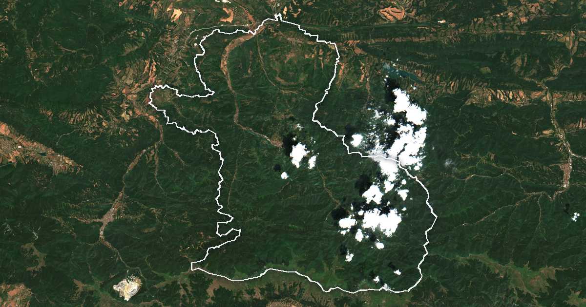 Imagine din satelit cu limita trasată: Teteven
