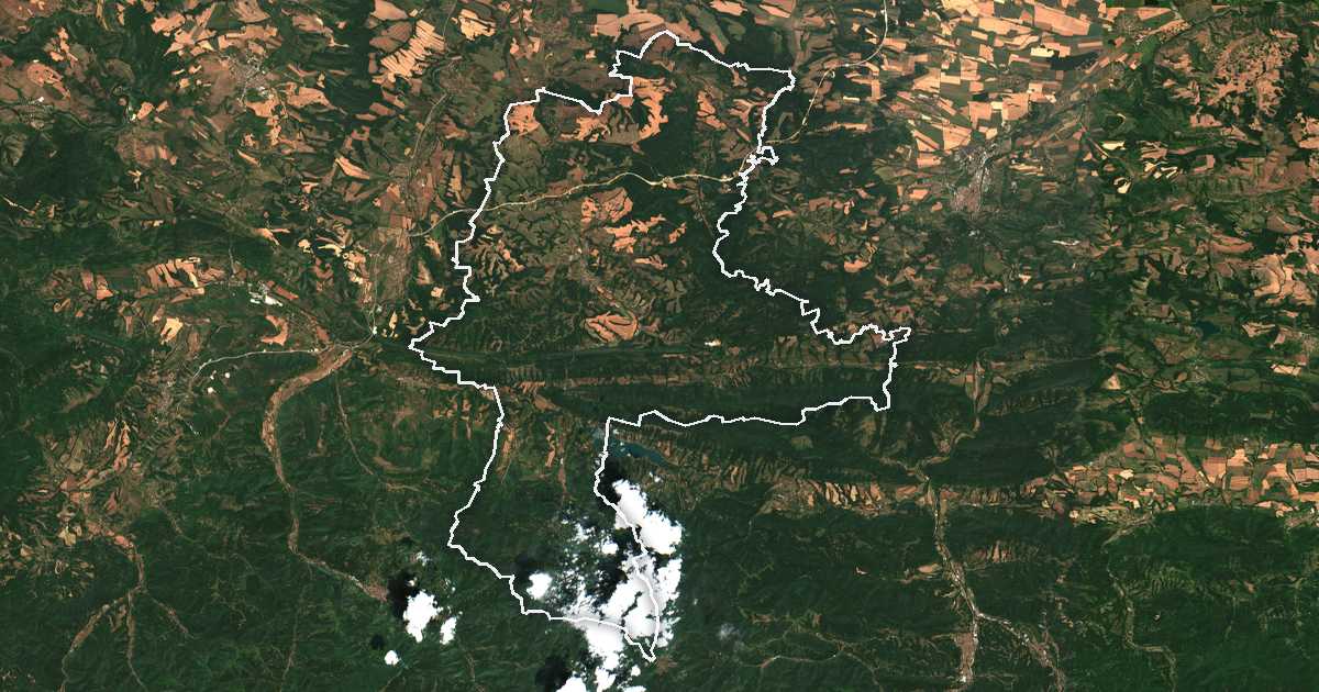 Imagine din satelit cu limita trasată: Ugărcin