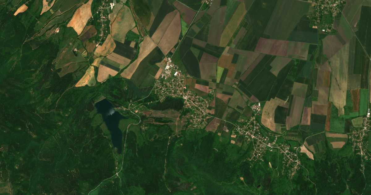 Hartă satelitară: Izvor