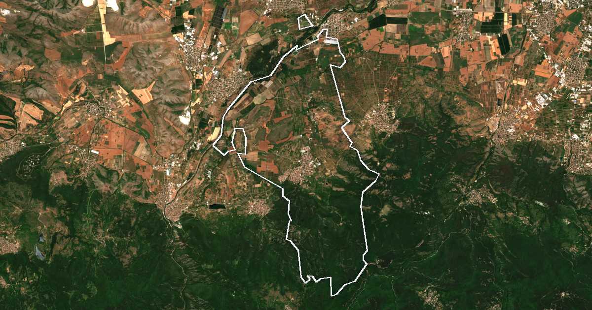 Imagine din satelit cu limita trasată: Peruștița