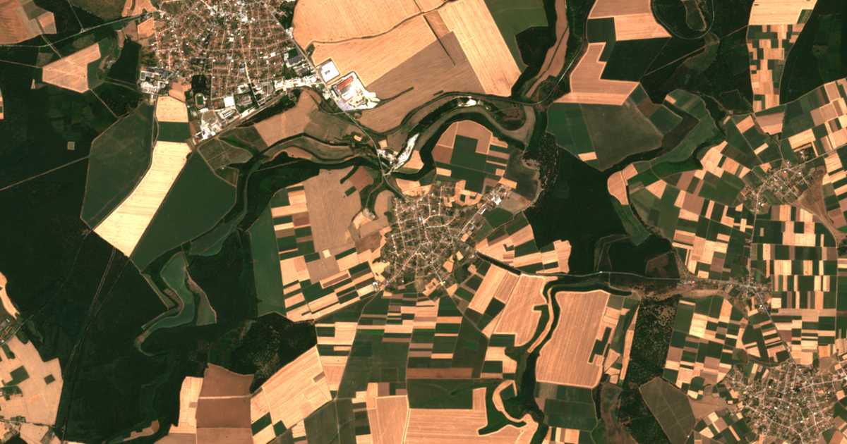 Hartă satelitară: Lăvino