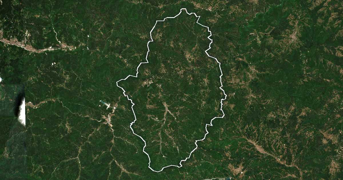Imagine din satelit cu limita trasată: Madan