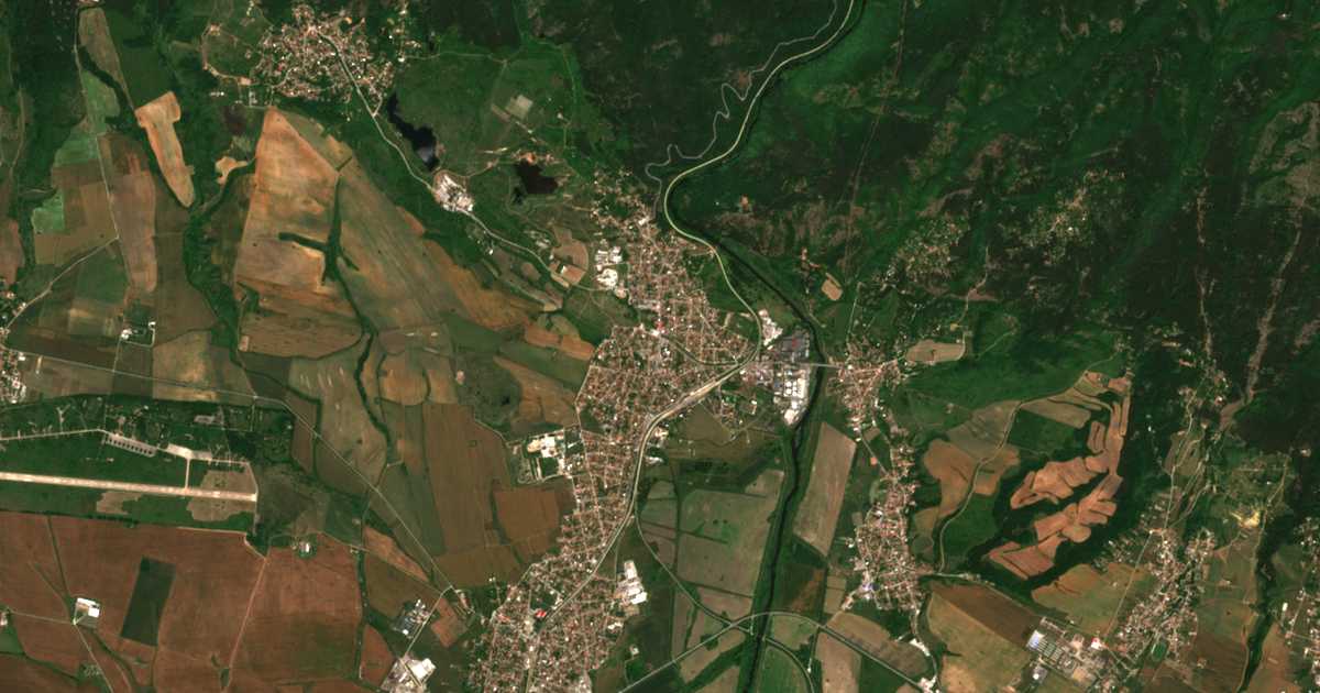 Hartă satelitară: Novi Iskăr