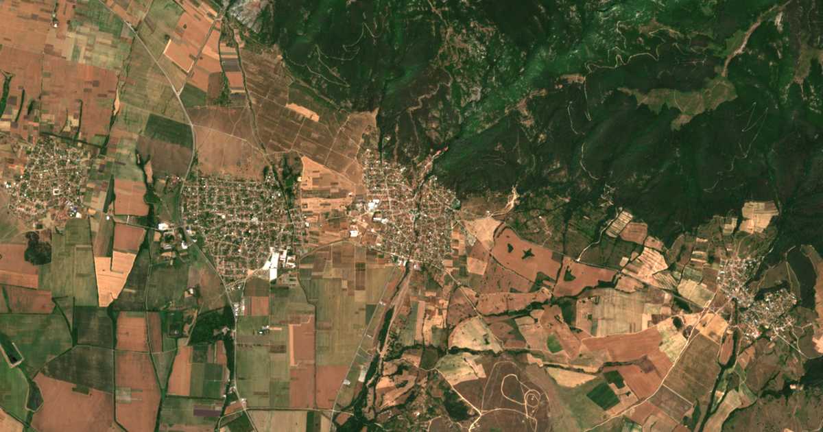 Hartă satelitară: Enina