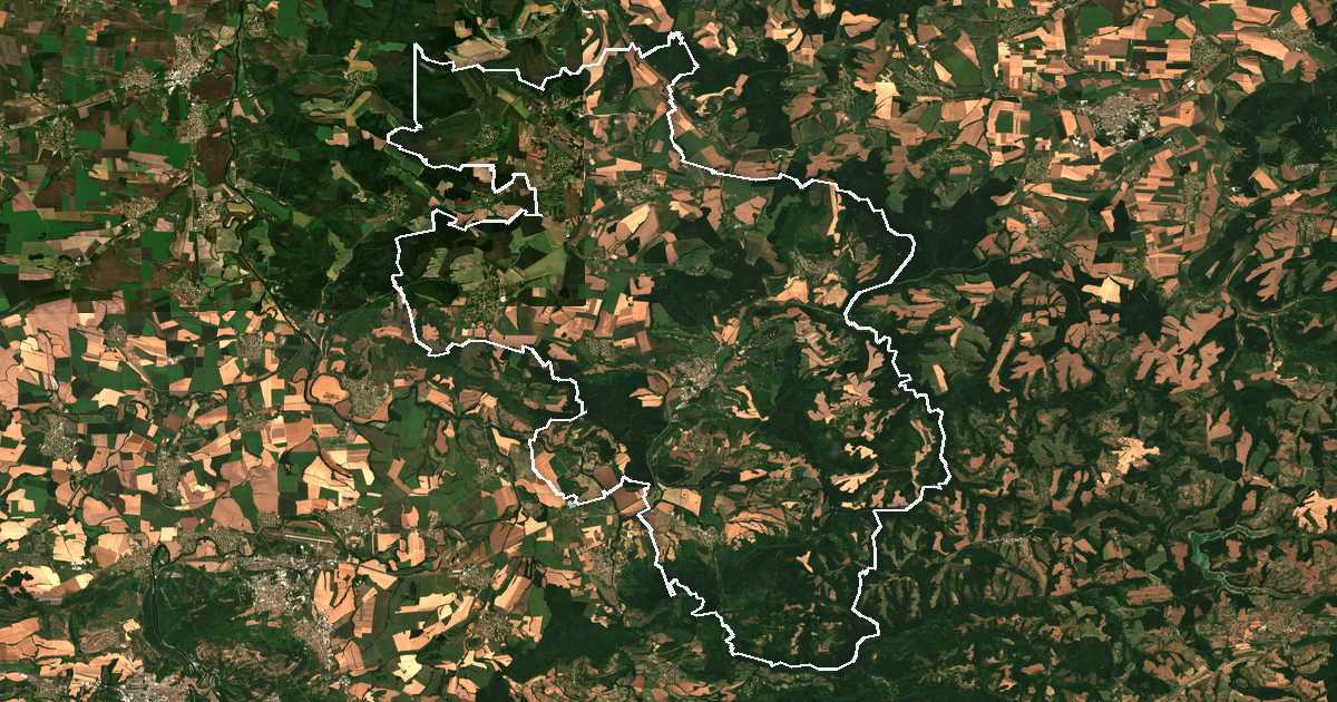 Imagine din satelit cu limita trasată: Strajița