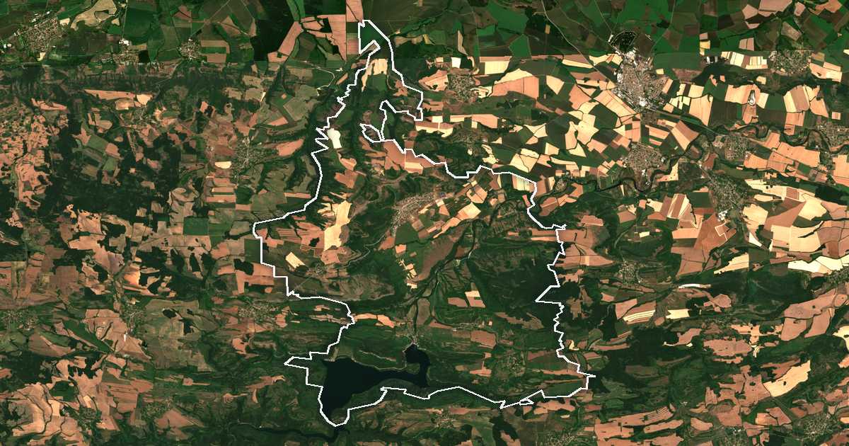 Imagine din satelit cu limita trasată: Suhindol