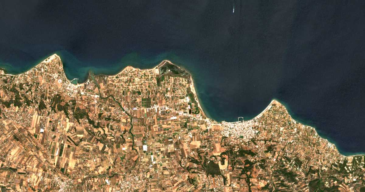 Hartă satelitară: Ágios Konstantínos