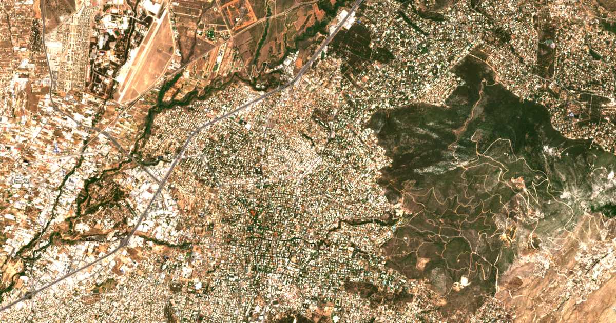 Hartă satelitară: Nea Erythraia