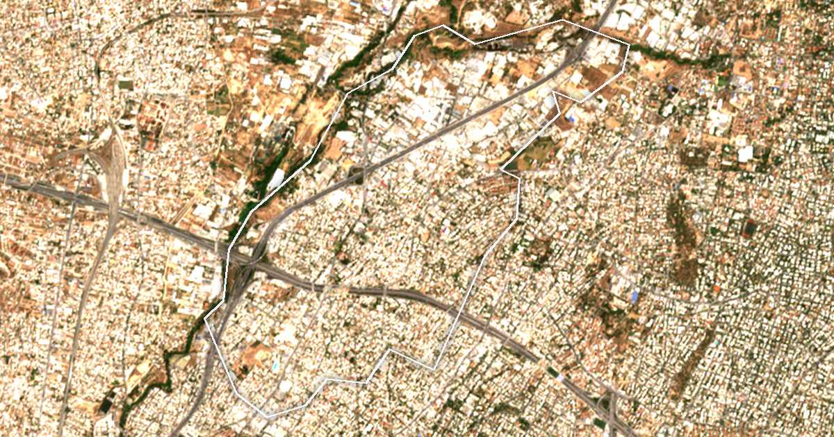 Imagine din satelit cu limita trasată: Metamorfosis