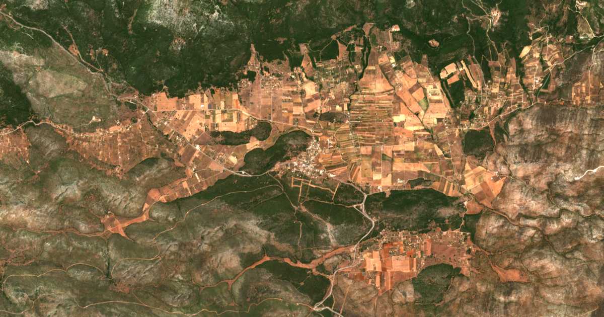 Hartă satelitară: Oinói