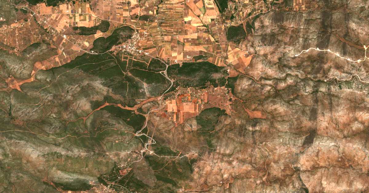 Hartă satelitară: Pournári