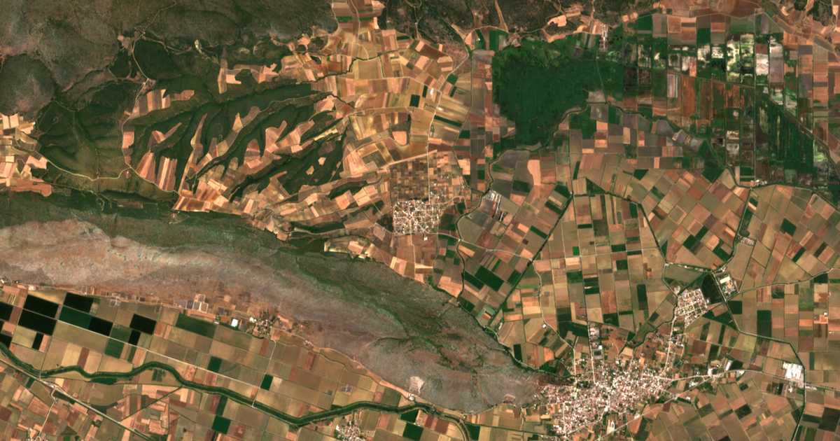 Hartă satelitară: Diónysos