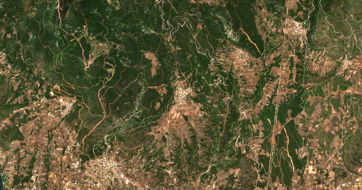 Hartă satelitară: Kamarítsa