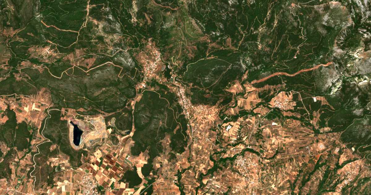 Hartă satelitară: Makrykápa