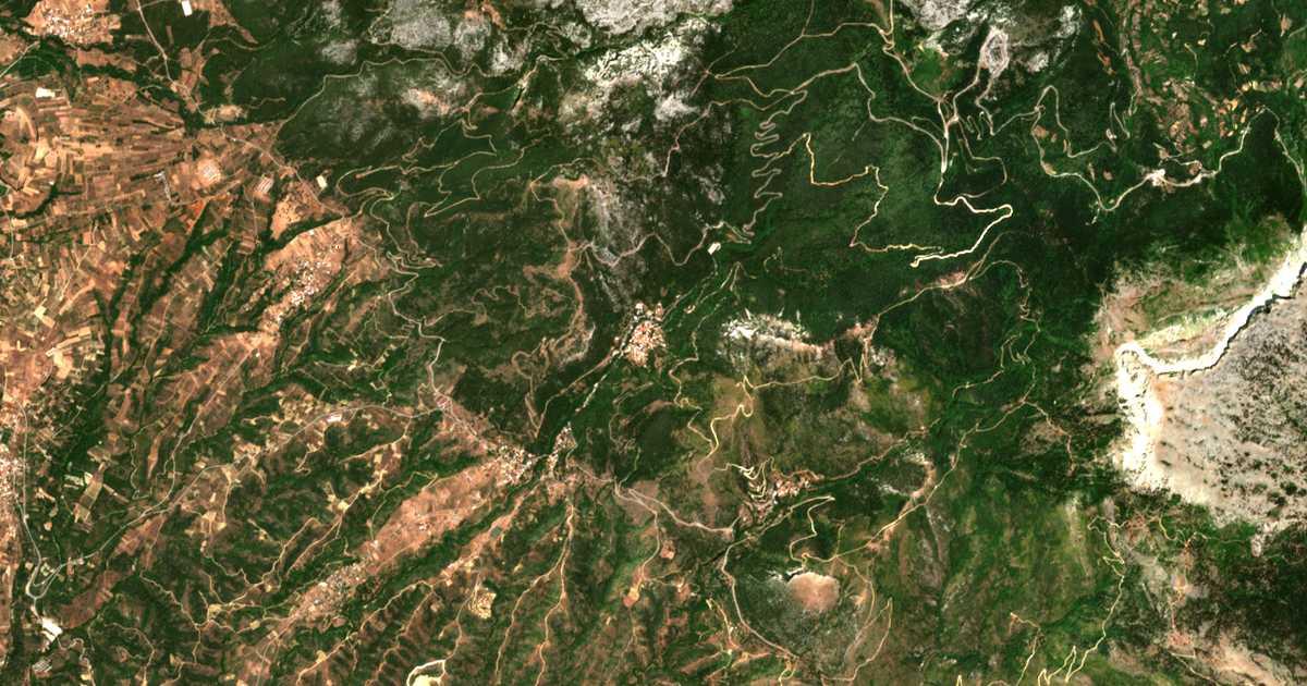 Hartă satelitară: Stení Dírfyos