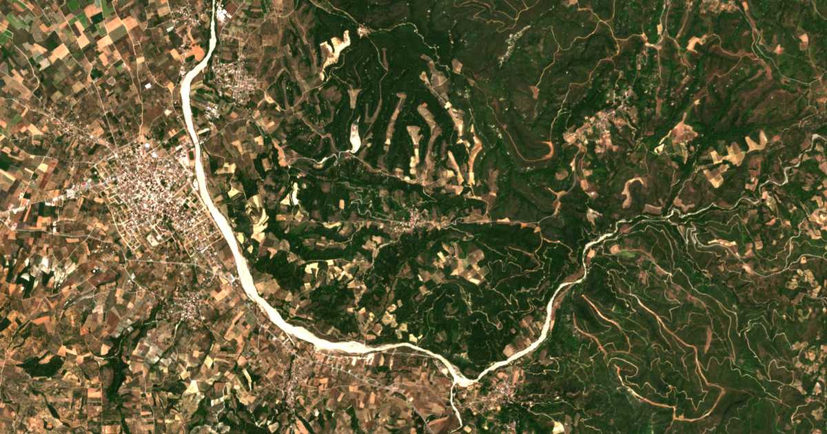 Hartă satelitară: Avgariá