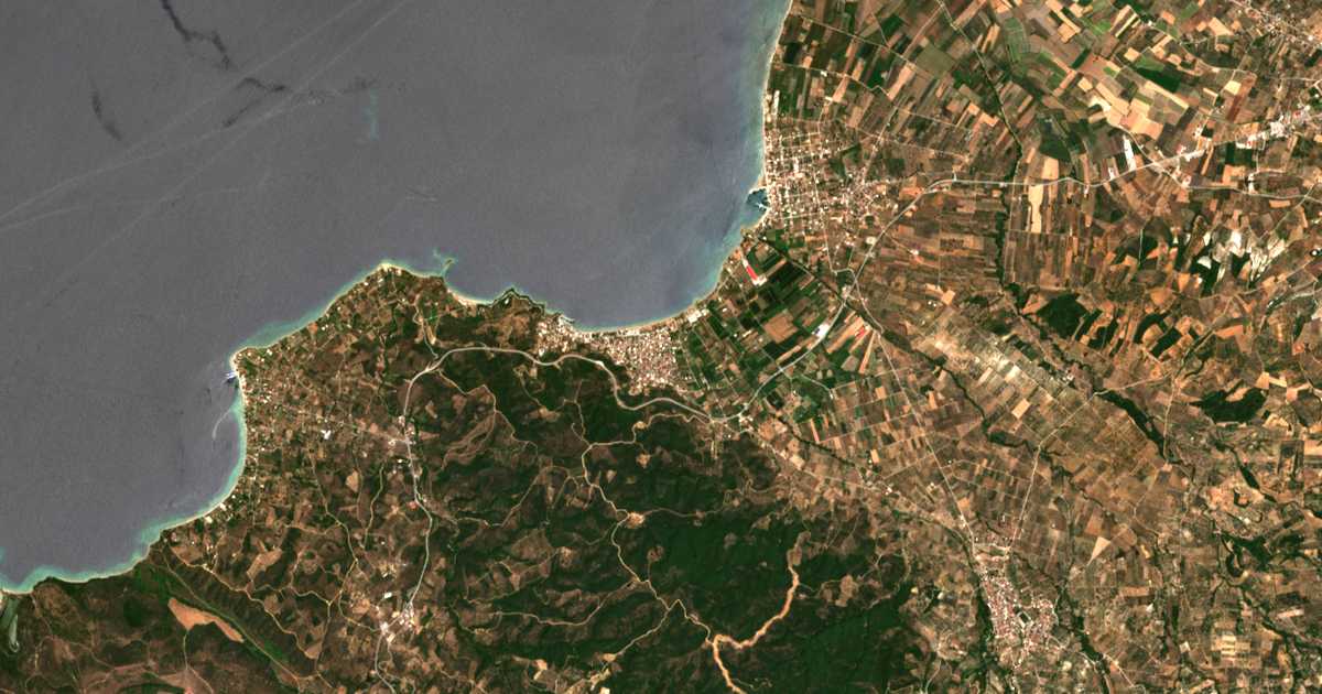 Hartă satelitară: Néos Pýrgos