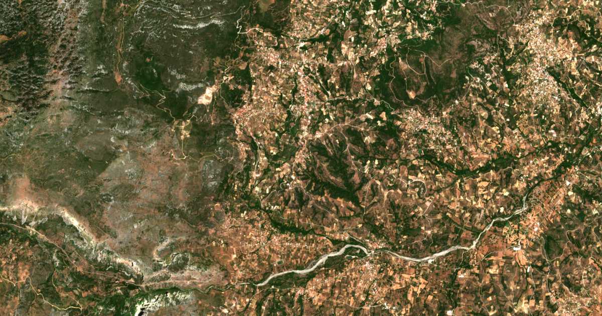 Hartă satelitară: Dirrévmata