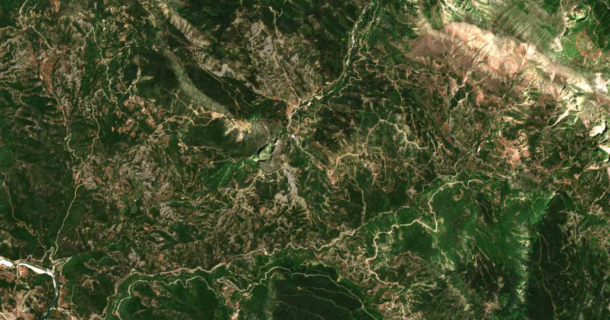 Hartă satelitară: Kédra