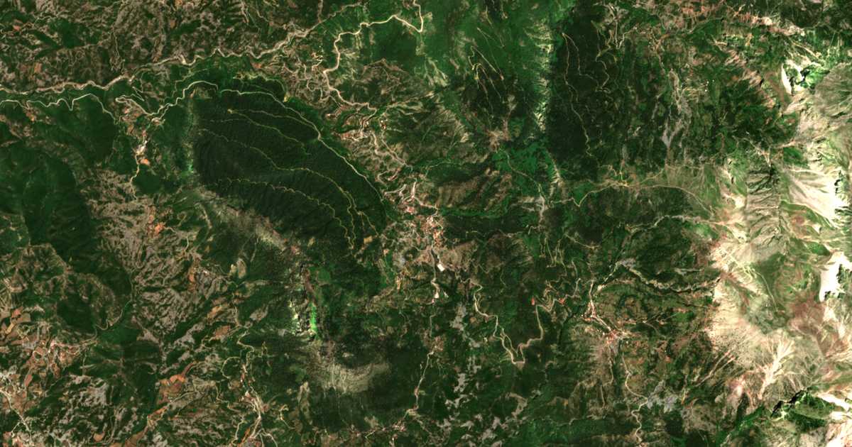 Hartă satelitară: Raptópoulon
