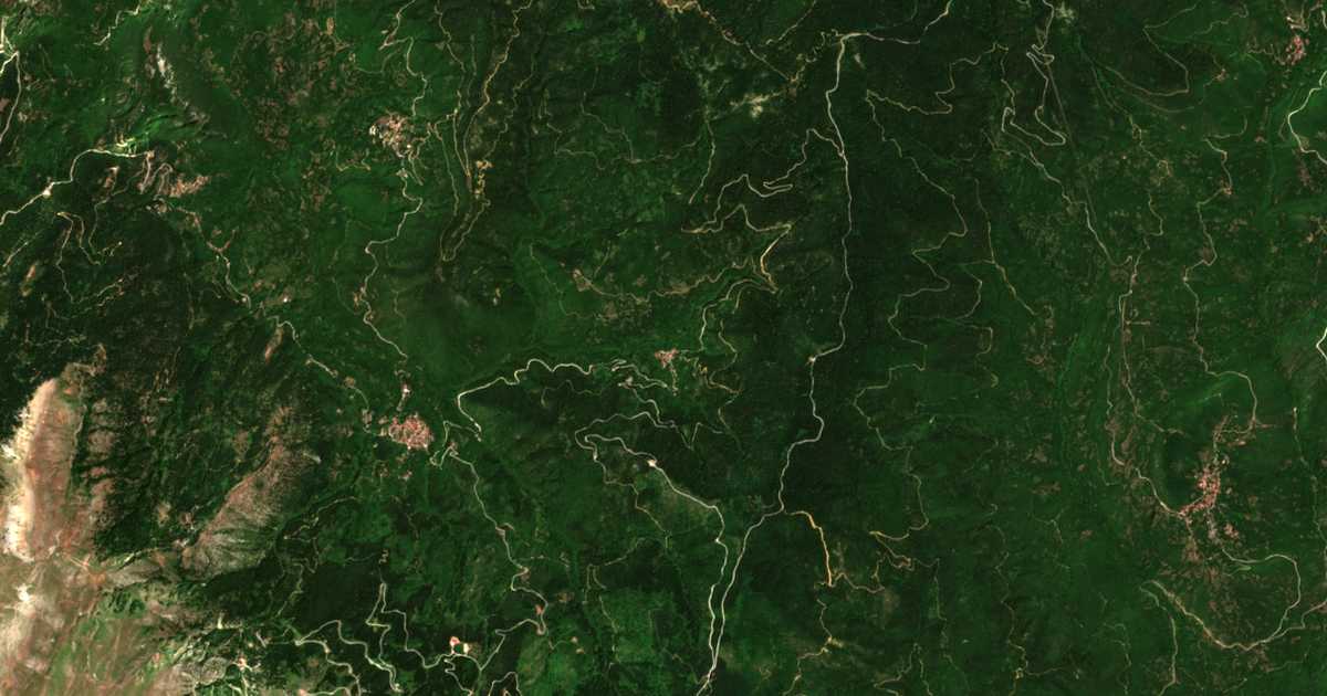 Hartă satelitară: Ágios Charálampos