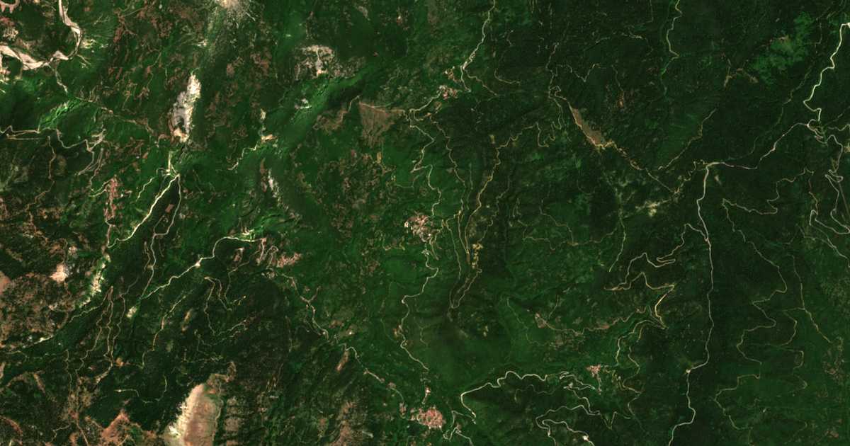 Hartă satelitară: Petrálona