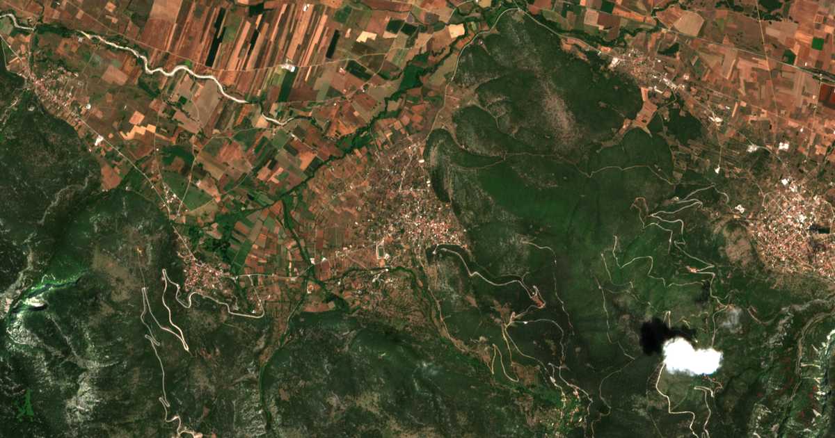 Hartă satelitară: Polýdrosos