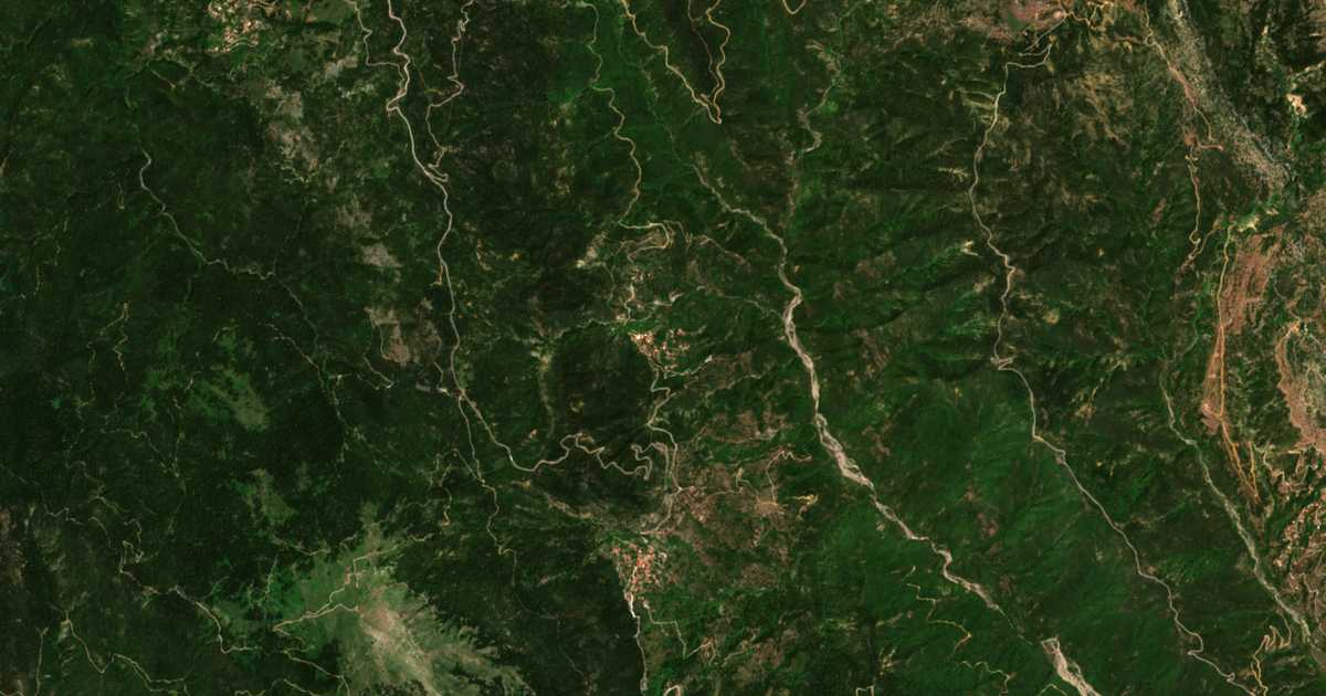 Hartă satelitară: Trístenon