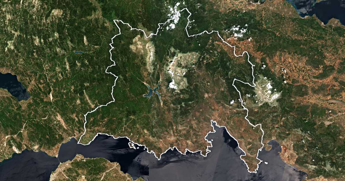 Imagine din satelit cu limita trasată: Focida
