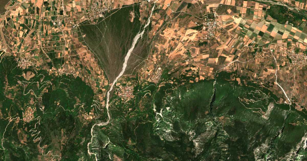 Hartă satelitară: Argyrochórion
