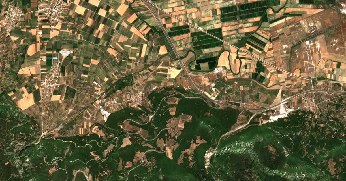 Hartă satelitară: Káto Damásta