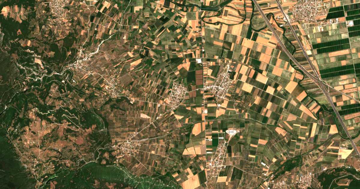 Hartă satelitară: Néon Kríkellon