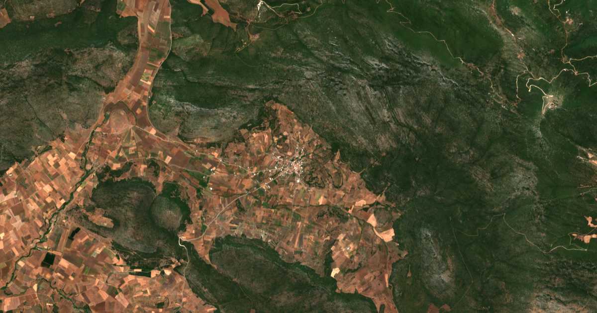 Hartă satelitară: Éxarchos