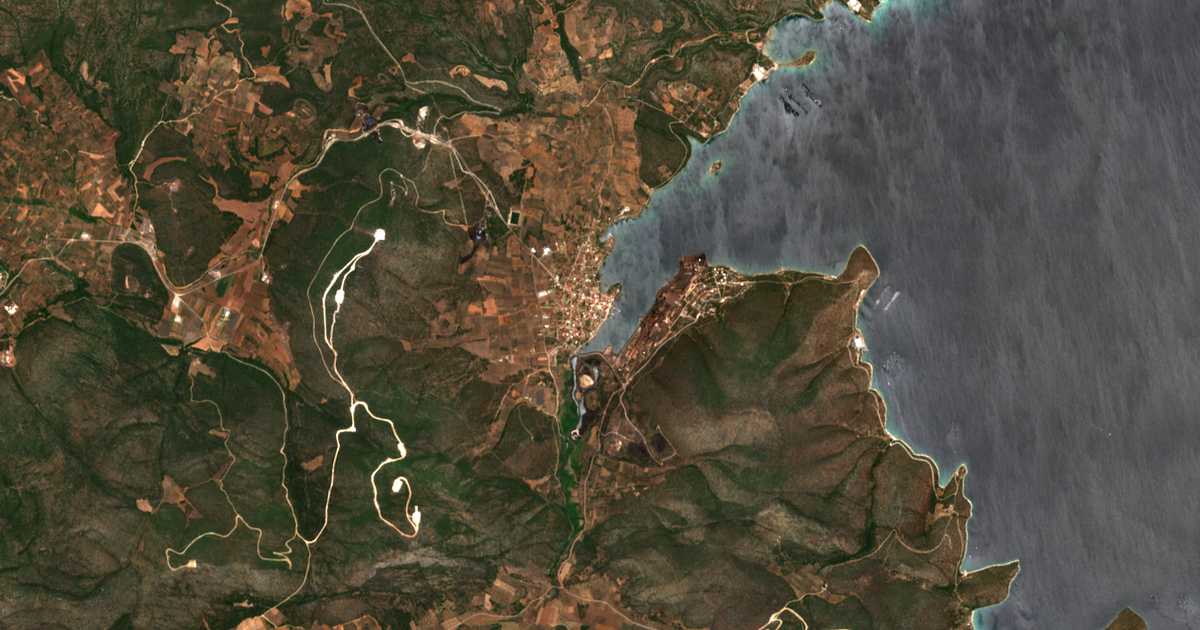 Hartă satelitară: Lárymna