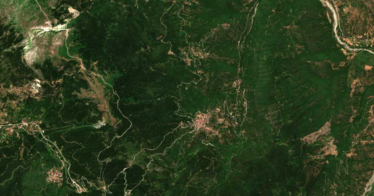 Hartă satelitară: Mesaía Kápsi