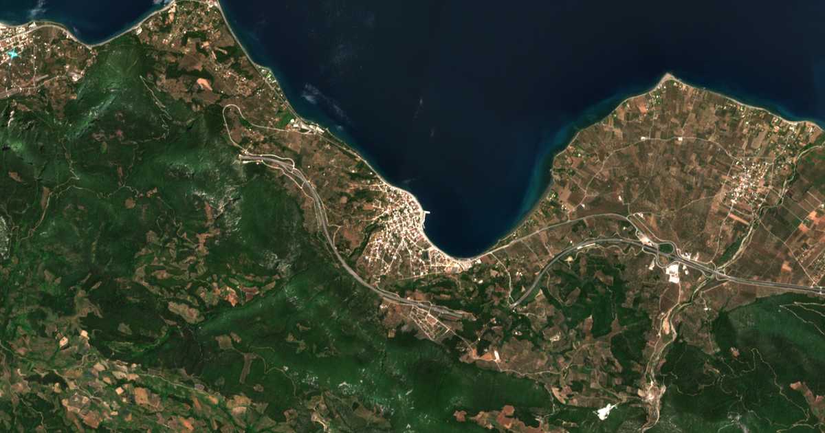 Hartă satelitară: Ágios Konstantínos
