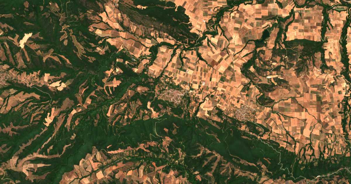 Hartă satelitară: Doumpiá