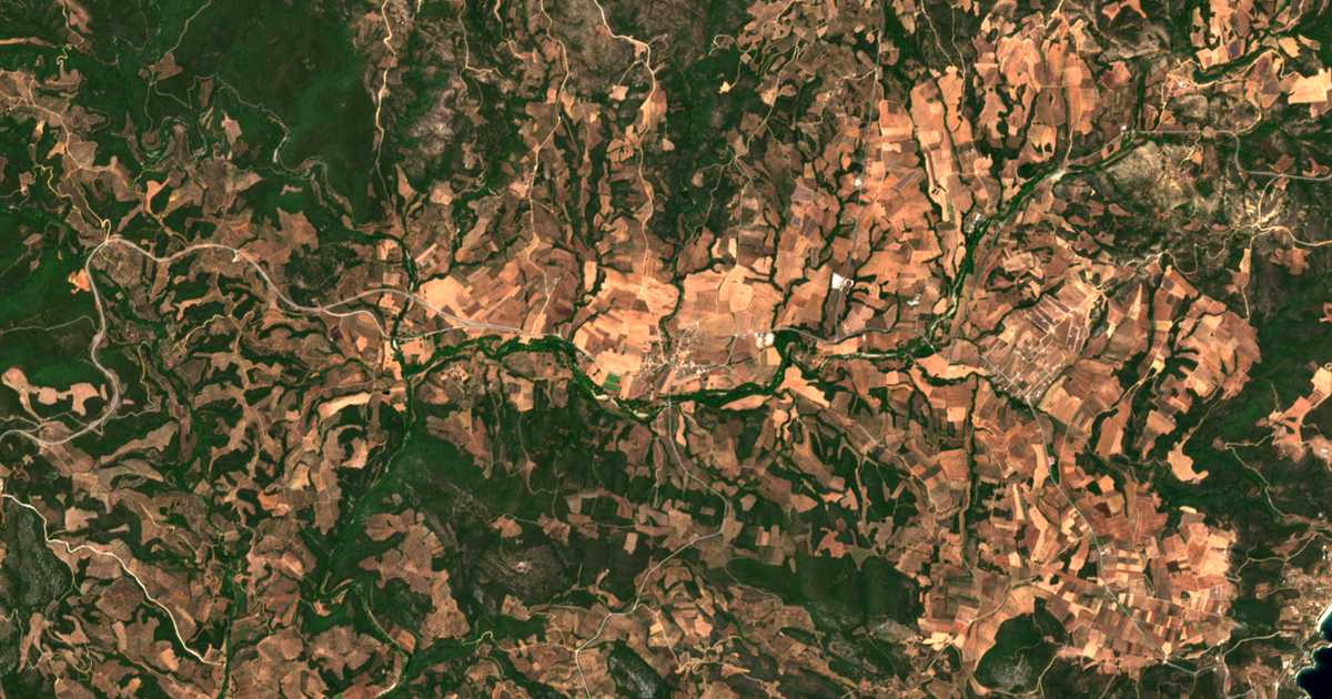Hartă satelitară: Planá
