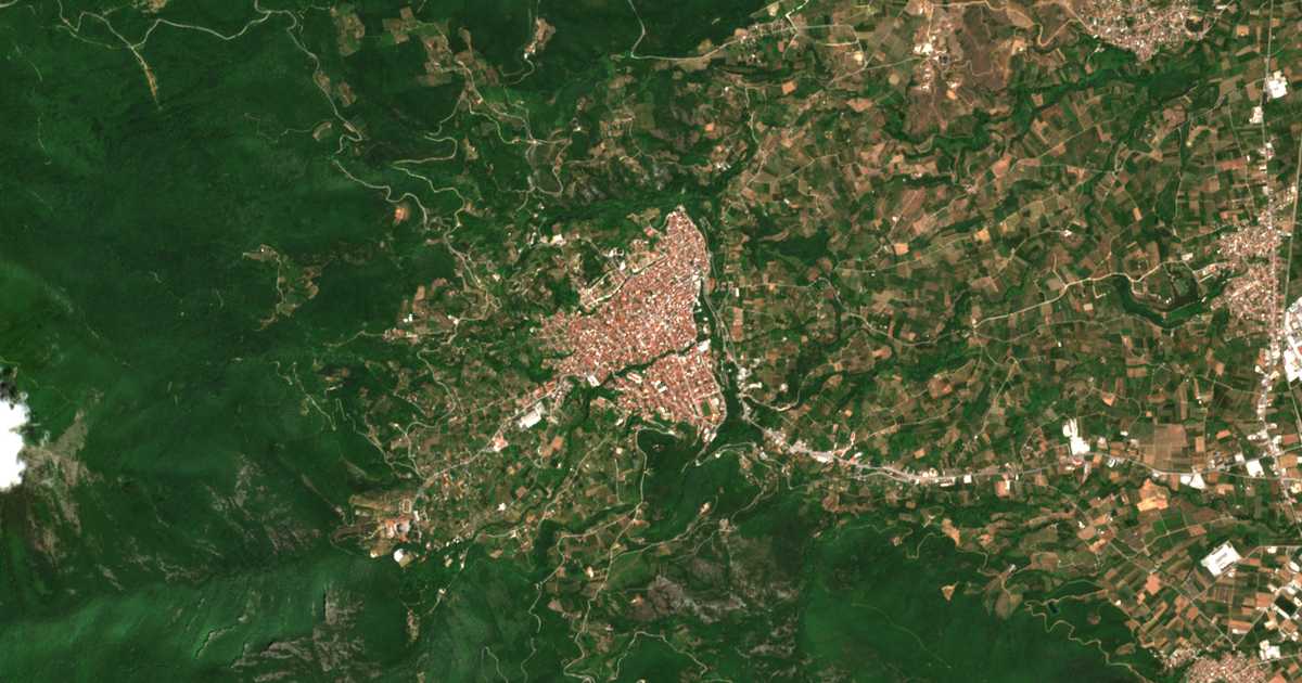 Hartă satelitară: Naousa
