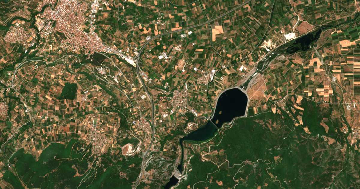 Hartă satelitară: Agía Varvára