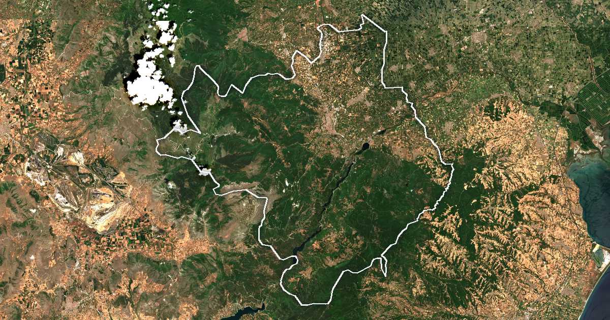 Imagine din satelit cu limita trasată: Dímos Véroias