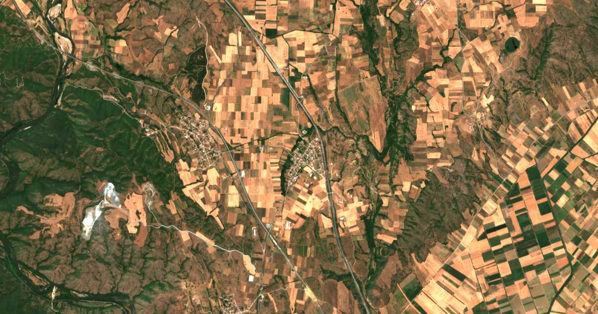 Hartă satelitară: Plataniá