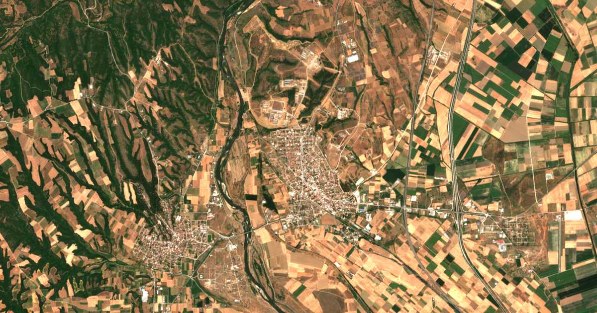 Hartă satelitară: Polýkastron